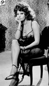 Nahá Sophia Loren. Fotka - 14